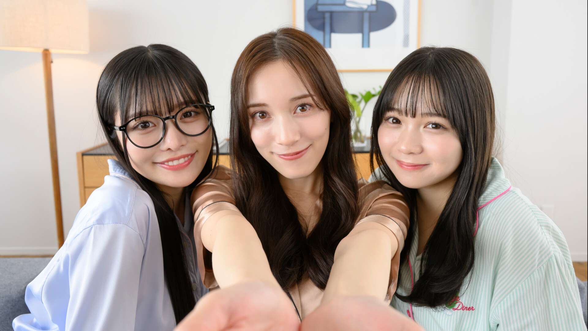 HamKoi 转生为仓鼠的我与三姐妹的甜蜜生活